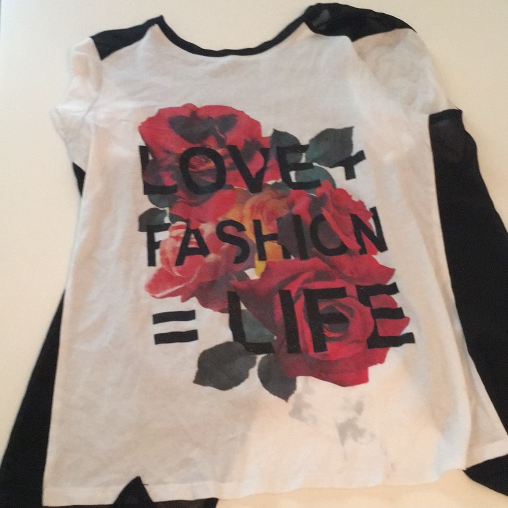 Guess black and white shirt